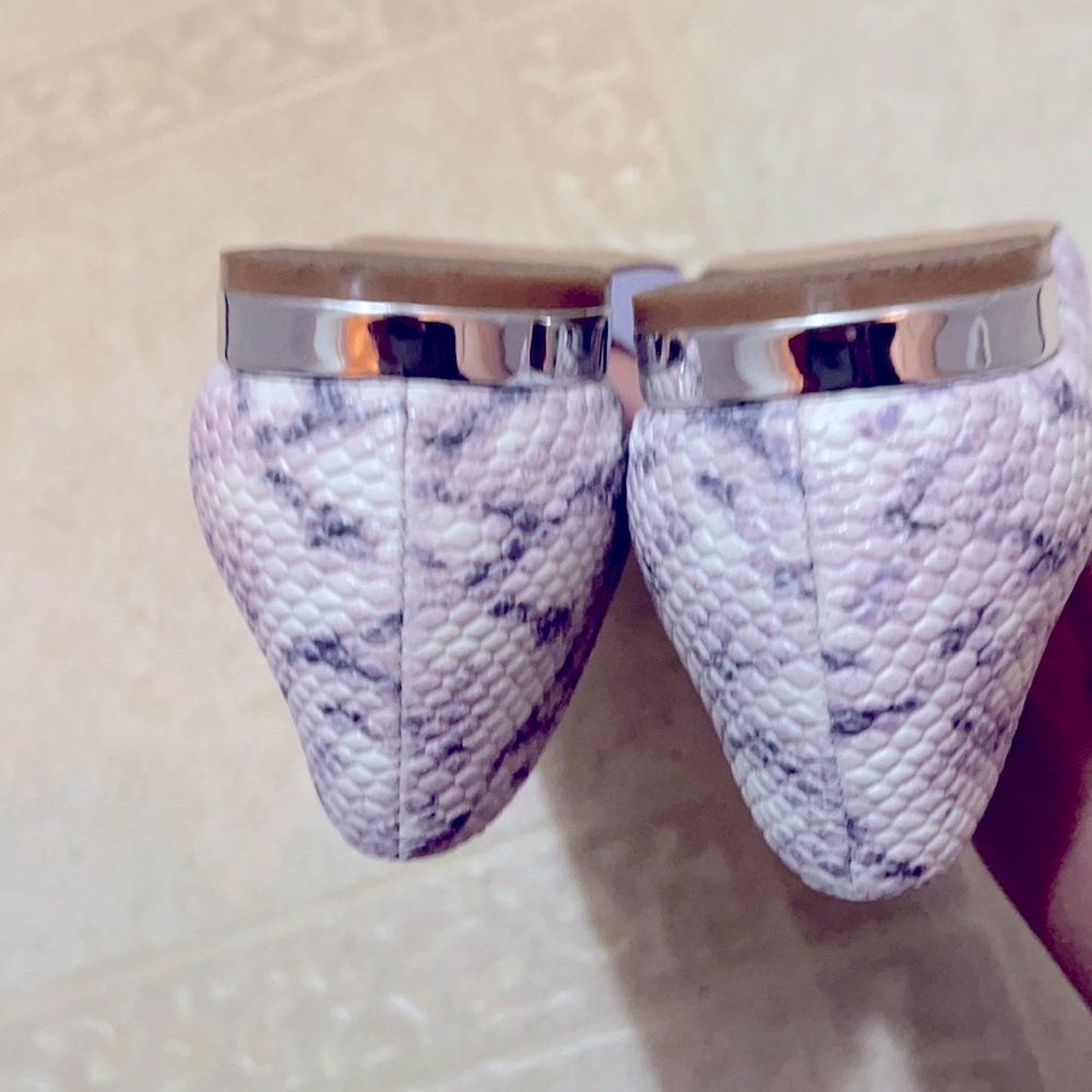 Pointed Pumps - image 4